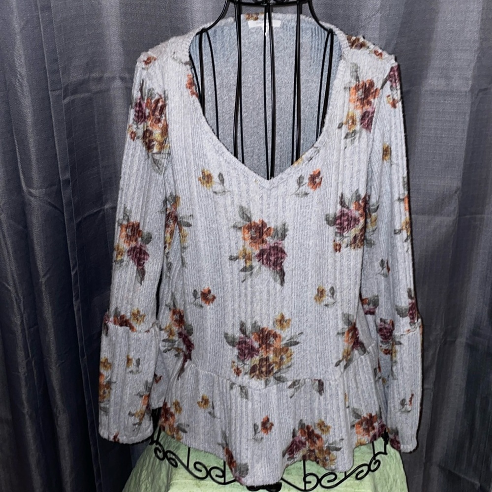 MAURICES Sweater Long sleeve Blouse.  Size S.
